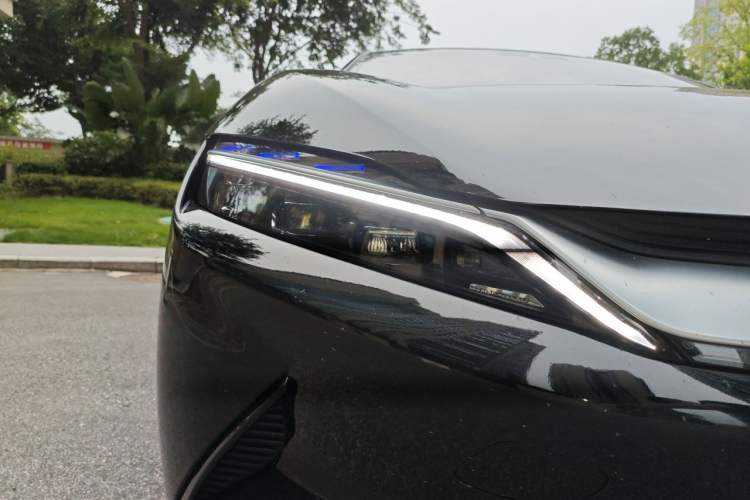 Used BYD Han 2020 EV Long-Range Deluxe Model Right Front Headlight
