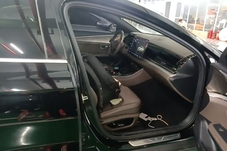 Used BYD Han 2020 DM Four-Wheel Drive Performance Edition Luxury Model Right Front Seat