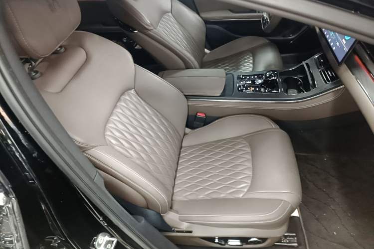 Used BYD Han 2020 EV Long-Range Deluxe Model Right Front Seat