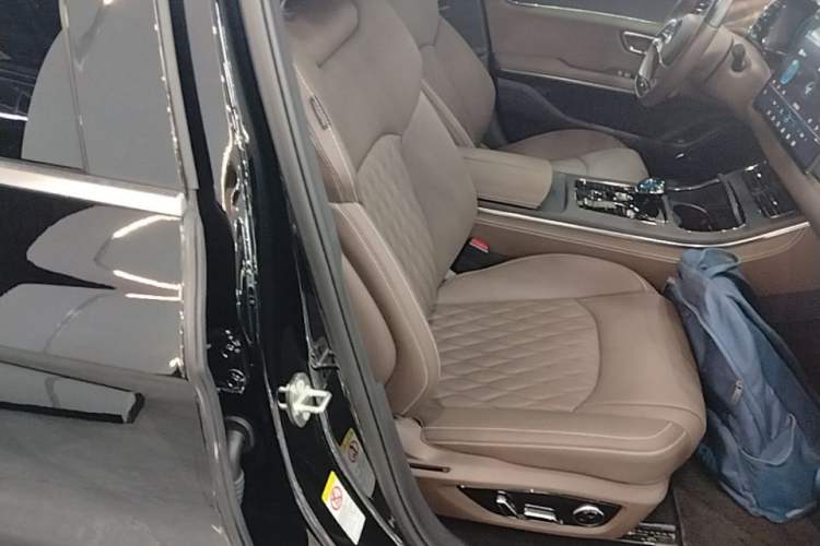 Used BYD Han 2020 EV Long-Range Deluxe Model Right Front Seat