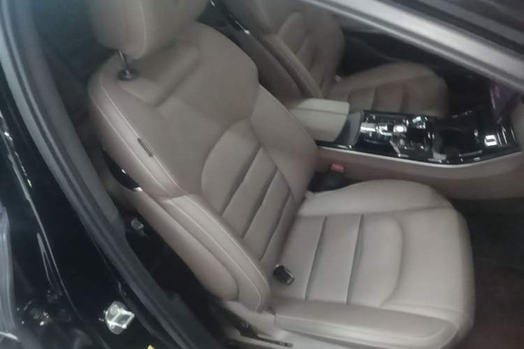 Used BYD Han 2020 DM Four-Wheel Drive Performance Edition Luxury Model Right Front Seat