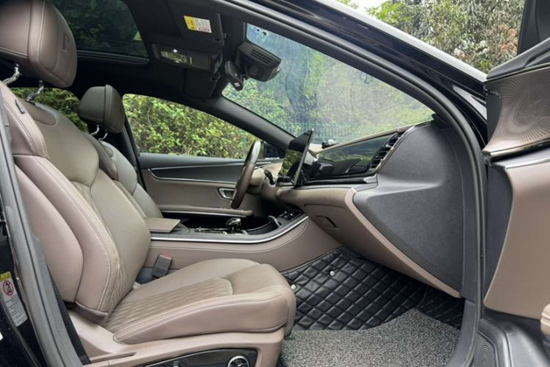 Used BYD Han 2020 EV Long-Range Deluxe Model Right Front Seat