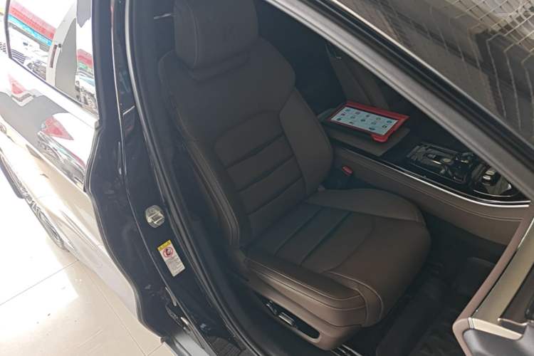 Used BYD Han 2020 DM Four-Wheel Drive Performance Edition Luxury Model Right Front Seat