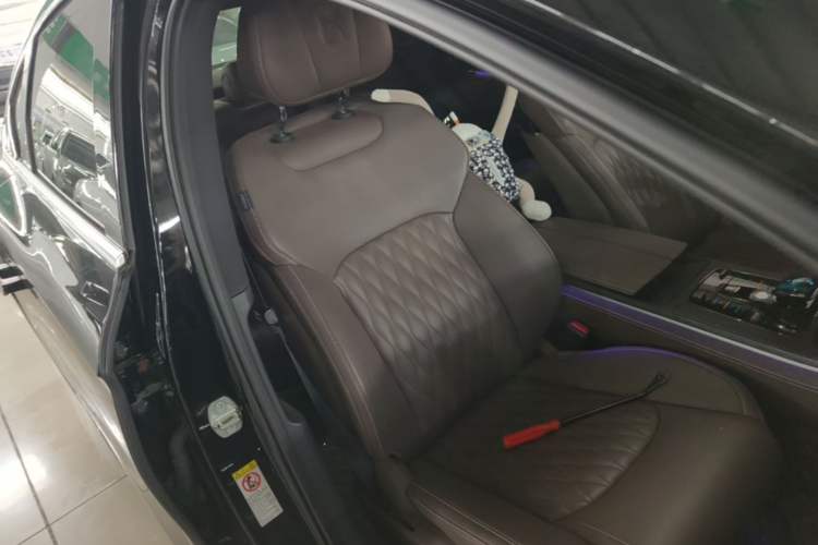 Used BYD Han 2020 EV Long-Range Deluxe Model Right Front Seat