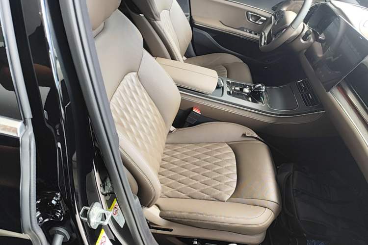 Used BYD Han 2020 EV Long-Range Deluxe Model Right Front Seat
