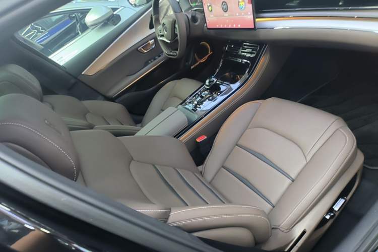 Used BYD Han 2020 DM Four-Wheel Drive Performance Edition Luxury Model Right Front Seat