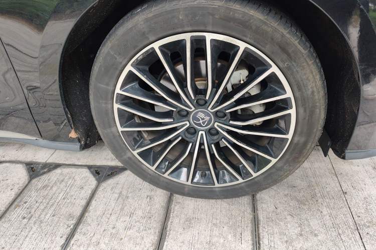 Used BYD Han 2020 EV Long-Range Luxury Model Right Front Wheel Hub