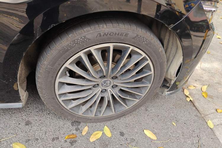 Used BYD Han 2020 EV Long-Range Luxury Model Right Front Wheel Hub