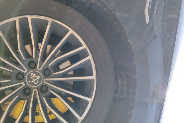 Used BYD Han 2020 DM Four-Wheel Drive Performance Edition Prestige Model Right Front Wheel Hub