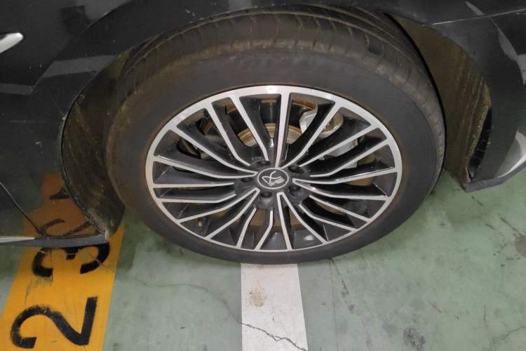 Used BYD Han 2020 DM Four-Wheel Drive Performance Edition Prestige Model Right Front Wheel Hub