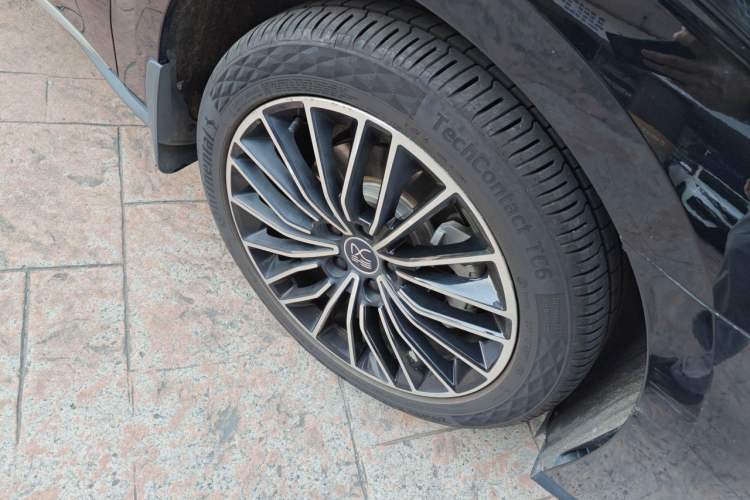 Used BYD Han 2020 DM Four-Wheel Drive Performance Edition Luxury Model Right Front Wheel Hub