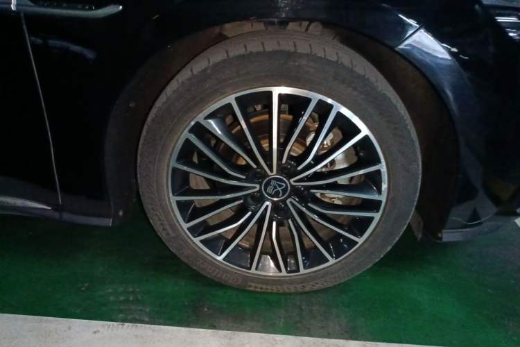 Used BYD Han 2020 EV Long-Range Luxury Model Right Front Wheel Hub