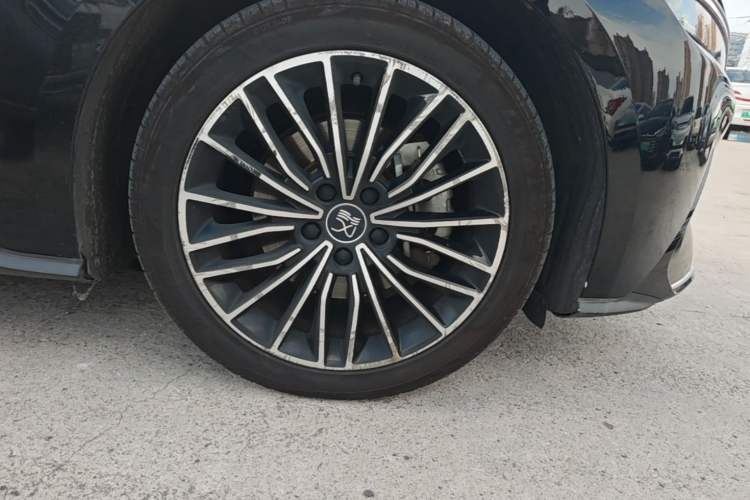 Used BYD Han 2020 EV Long-Range Luxury Model Right Front Wheel Hub