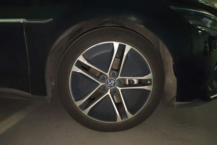 Used BYD Han 2020 EV Long-Range Deluxe Model Right Front Wheel Hub