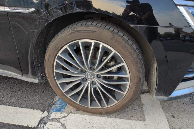 Used BYD Han 2020 DM Four-Wheel Drive Performance Edition Luxury Model Right Front Wheel Hub