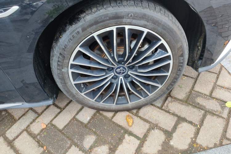 Used BYD Han 2020 DM Four-Wheel Drive Performance Edition Prestige Model Right Front Wheel Hub