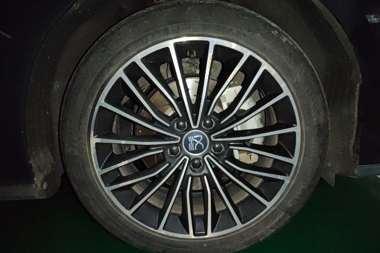 Used BYD Han 2020 DM Four-Wheel Drive Performance Edition Luxury Model Right Front Wheel Hub
