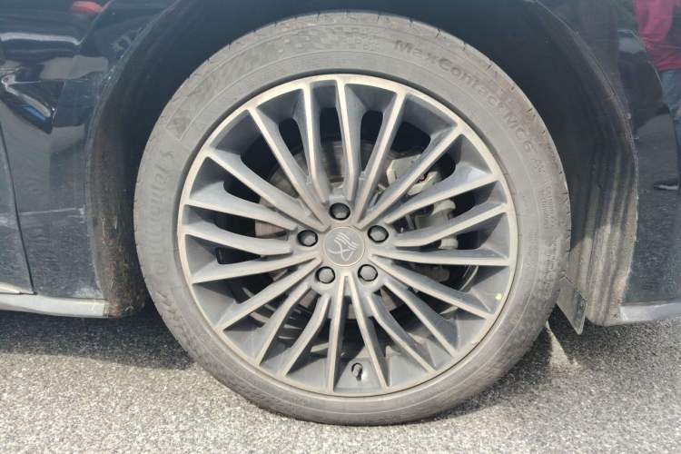 Used BYD Han 2020 EV Long-Range Luxury Model Right Front Wheel Hub