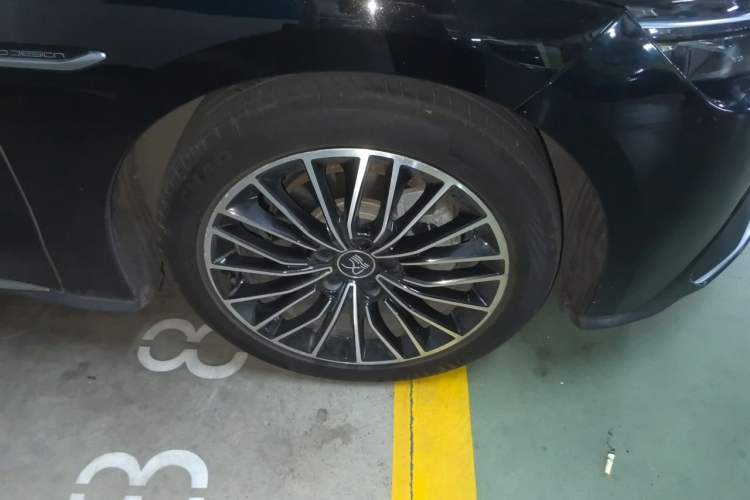 Used BYD Han 2020 EV Long-Range Luxury Model Right Front Wheel Hub