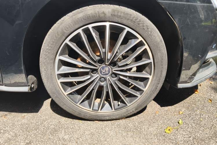 Used BYD Han 2020 DM Four-Wheel Drive Performance Edition Prestige Model Right Front Wheel Hub