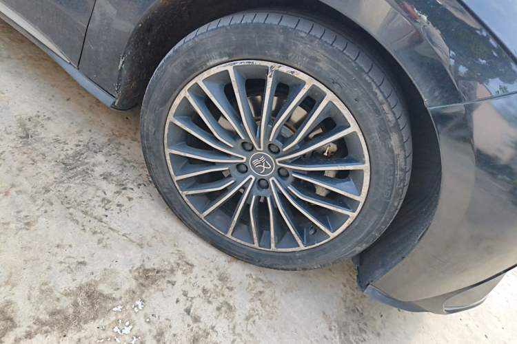 Used BYD Han 2020 EV Long-Range Luxury Model Right Front Wheel Hub