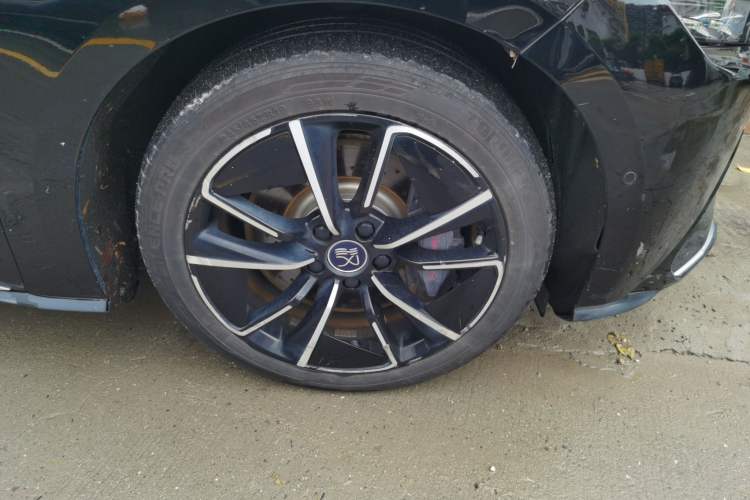 Used BYD Han 2020 EV Four-Wheel Drive High-Performance Flagship Model Right Front Wheel Hub