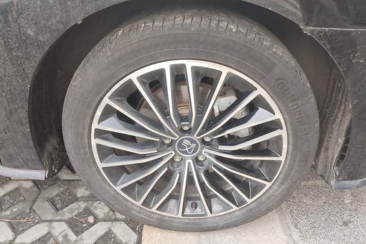 Used BYD Han 2020 DM Four-Wheel Drive Performance Edition Prestige Model Right Front Wheel Hub