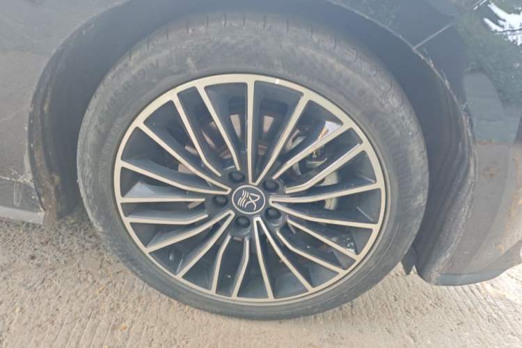 Used BYD Han 2020 EV Long-Range Luxury Model Right Front Wheel Hub