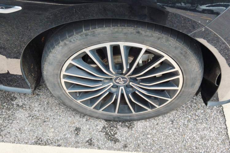 Used BYD Han 2020 EV Long-Range Luxury Model Right Front Wheel Hub