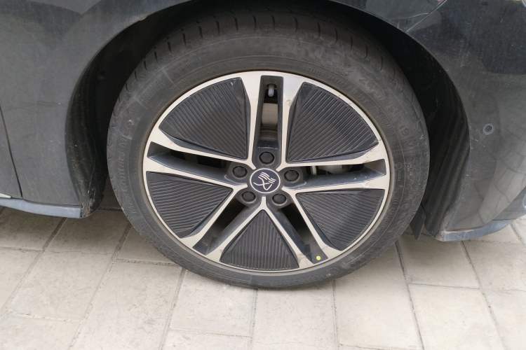 Used BYD Han 2020 EV Long-Range Deluxe Model Right Front Wheel Hub