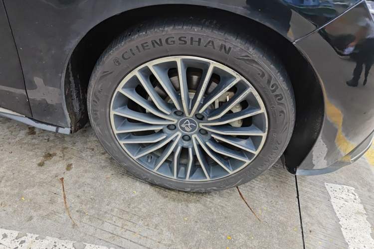 Used BYD Han 2020 EV Long-Range Luxury Model Right Front Wheel Hub