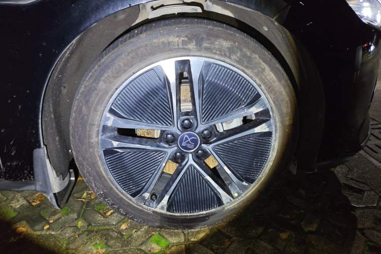 Used BYD Han 2020 EV Long-Range Deluxe Model Right Front Wheel Hub