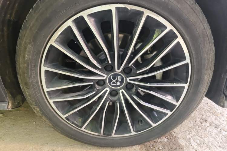 Used BYD Han 2020 DM Four-Wheel Drive Performance Edition Prestige Model Right Front Wheel Hub