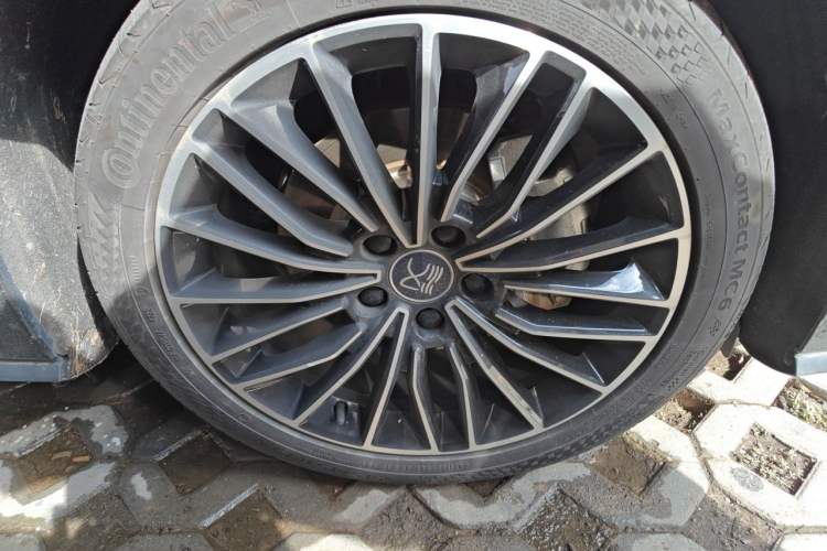 Used BYD Han 2020 EV Long-Range Luxury Model Right Front Wheel Hub