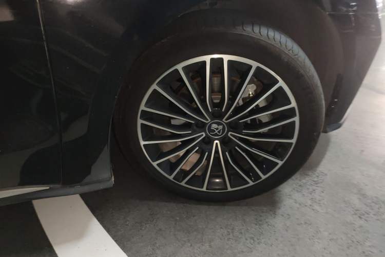 Used BYD Han 2020 DM Four-Wheel Drive Performance Edition Prestige Model Right Front Wheel Hub