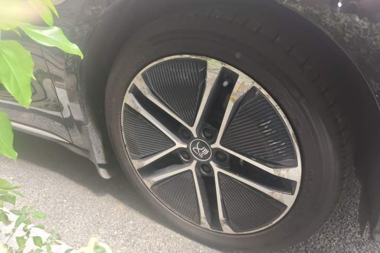 Used BYD Han 2020 EV Long-Range Deluxe Model Right Front Wheel Hub