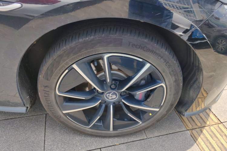 Used BYD Han 2020 EV Four-Wheel Drive High-Performance Flagship Model Right Front Wheel Hub