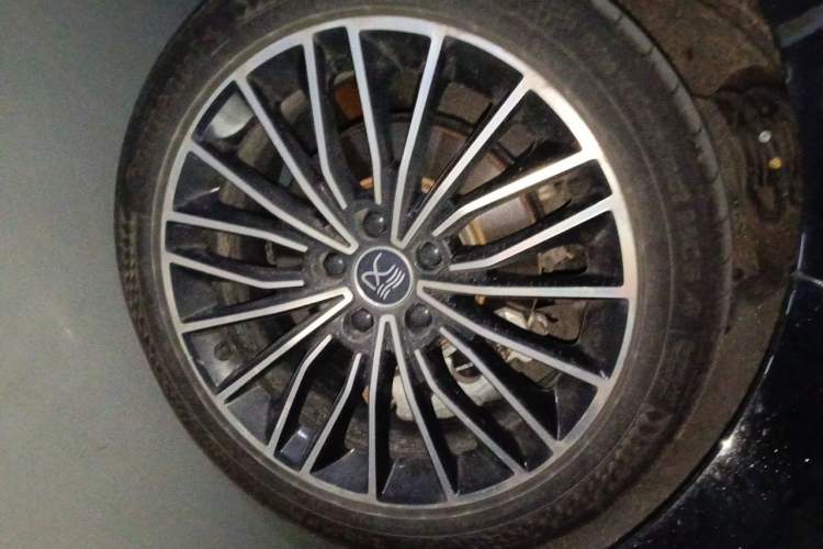 Used BYD Han 2020 EV Long-Range Luxury Model Right Front Wheel Hub