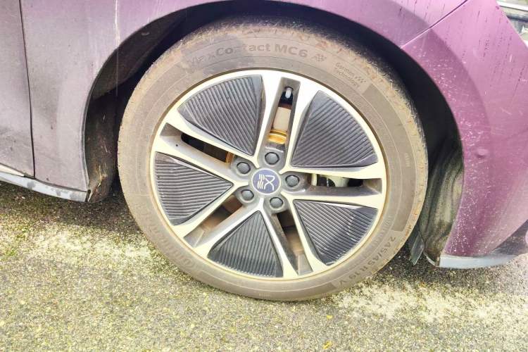 Used BYD Han 2020 EV Long-Range Deluxe Model Right Front Wheel Hub