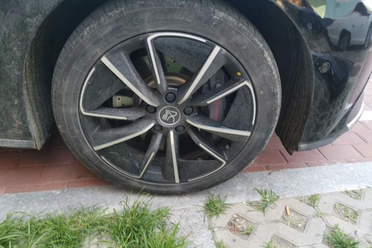 Used BYD Han 2020 EV Four-Wheel Drive High-Performance Flagship Model Right Front Wheel Hub