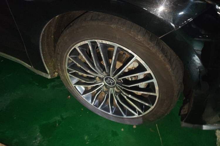 Used BYD Han 2020 EV Long-Range Luxury Model Right Front Wheel Hub