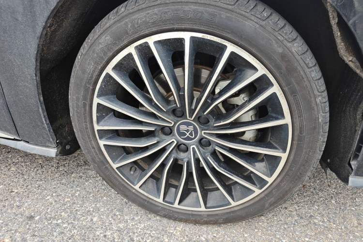 Used BYD Han 2020 DM Four-Wheel Drive Performance Edition Prestige Model Right Front Wheel Hub
