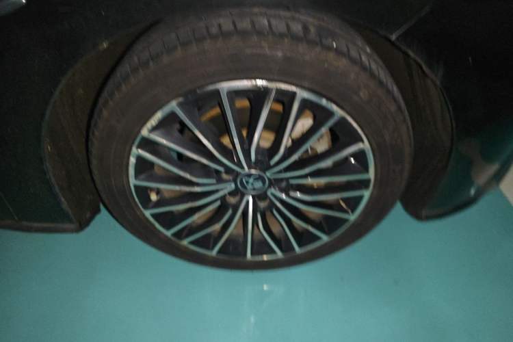 Used BYD Han 2020 EV Long-Range Luxury Model Right Front Wheel Hub