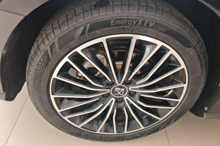 Used BYD Han 2020 EV Long-Range Deluxe Model Right Rear Wheel Hub