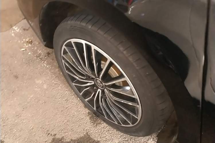 Used BYD Han 2020 EV Long-Range Luxury Model Right Rear Wheel Hub