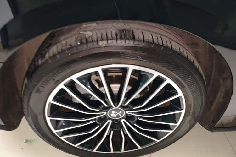 Used BYD Han 2020 EV Long-Range Luxury Model Right Rear Wheel Hub