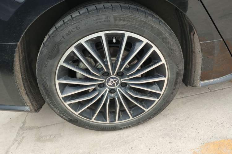 Used BYD Han 2020 EV Long-Range Luxury Model Right Rear Wheel Hub