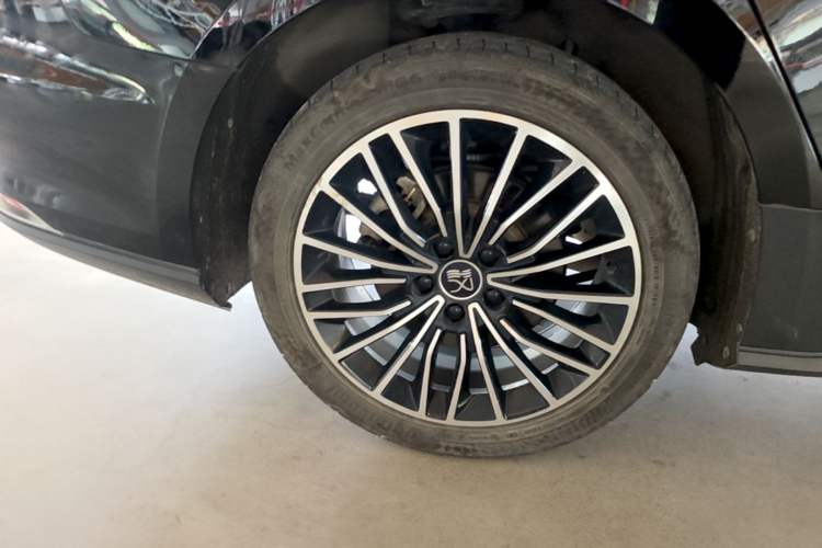 Used BYD Han 2020 DM Four-Wheel Drive Performance Edition Prestige Model Right Rear Wheel Hub