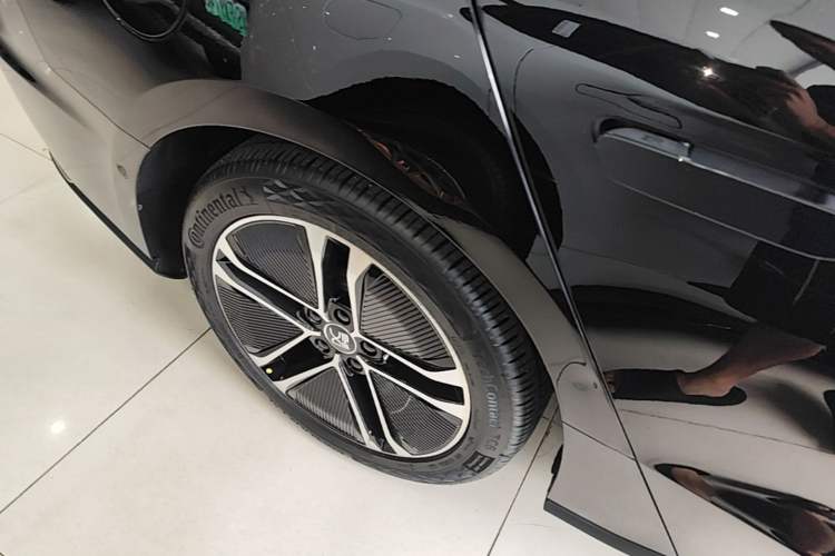 Used BYD Han 2020 EV Long-Range Deluxe Model Right Rear Wheel Hub