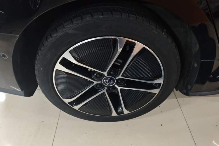 Used BYD Han 2020 EV Long-Range Deluxe Model Right Rear Wheel Hub